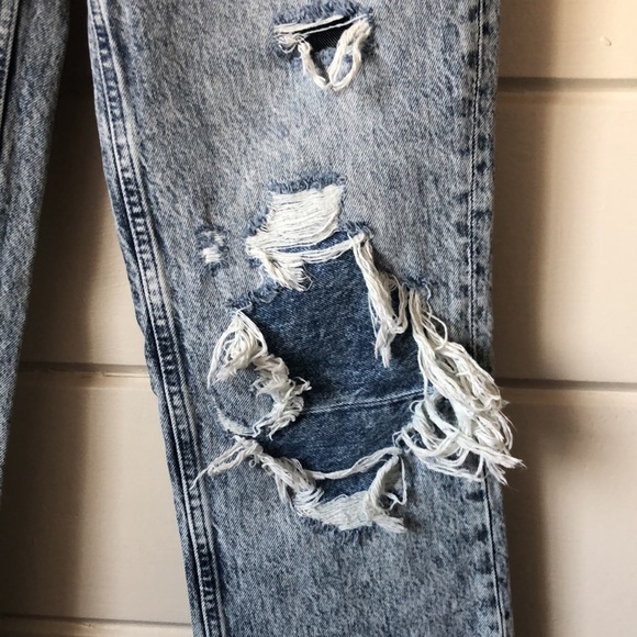 Free People High Rise Distressed Jeans Size 26 - Picture 8 of 10
